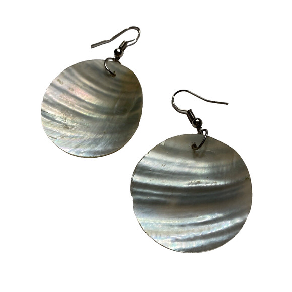 Carved Shell Pierced Earrings Drop & Dangle Design Polished Black & White Rounds - Picture 4 of 5